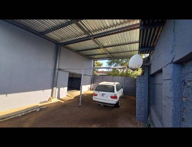 BUSINESS PROPERTY TO RENT IN CLAREMONT